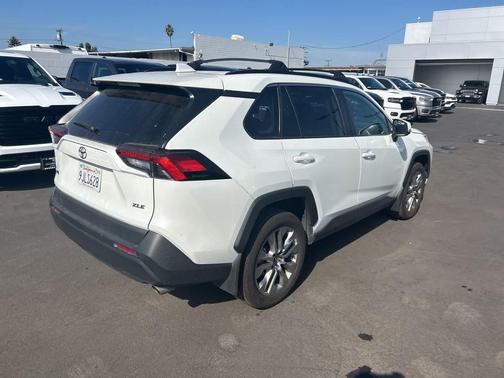2023 Toyota RAV4 XLE Premium