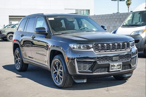 2026 Jeep Grand Cherokee Altitude