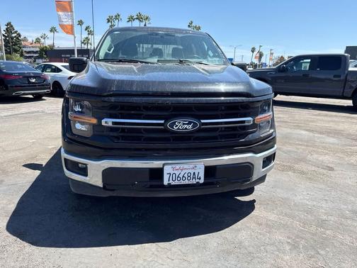 Agate Black Metallic 2025 Ford F-150 XLT