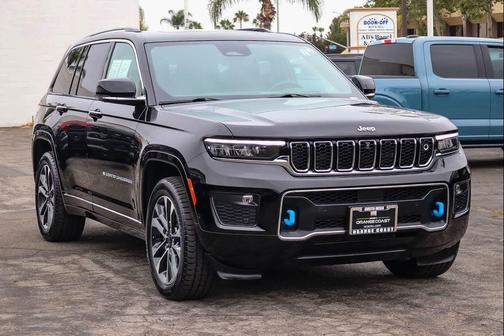 Diamond Black Crystal Pearlcoat 2023 Jeep Grand Cherokee 4xe Overland