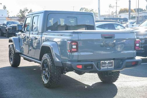 2026 Jeep Gladiator Willys 4x4