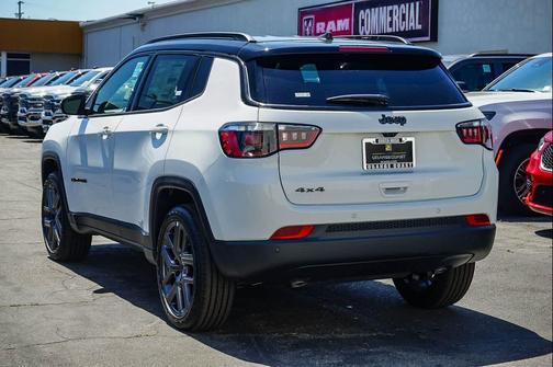 Bright White Clearcoat 2026 Jeep Compass Limited