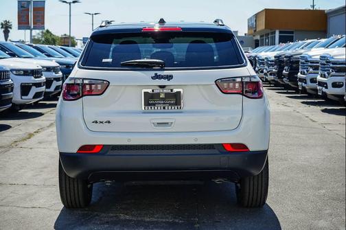 Bright White Clearcoat 2026 Jeep Compass Limited