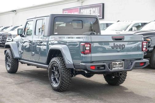 2025 Jeep Gladiator Willys