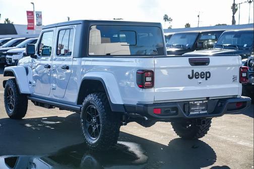 2026 Jeep Gladiator Willys 4x4