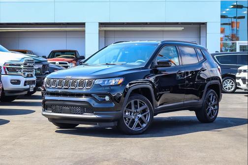 Diamond Black Crystal Pearlcoat 2026 Jeep Compass Limited