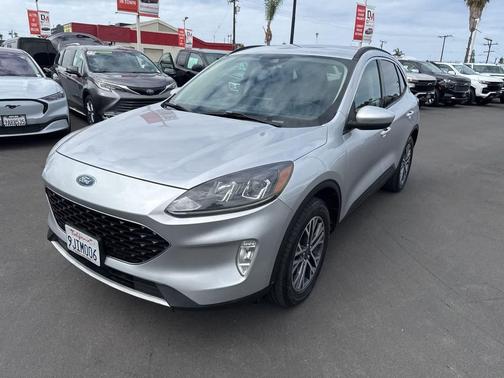 Ingot Silver Metallic 2020 Ford Escape SEL