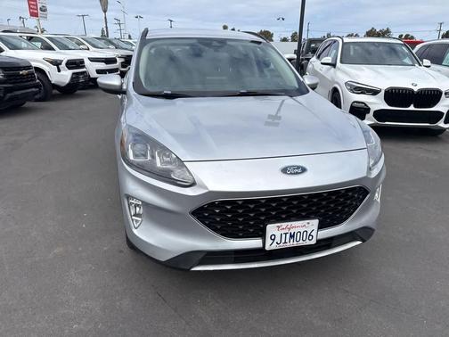Ingot Silver Metallic 2020 Ford Escape SEL