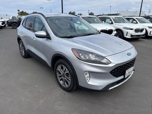 Ingot Silver Metallic 2020 Ford Escape SEL