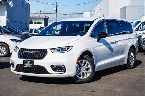 2026 Chrysler Pacifica L