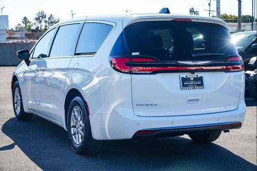 2026 Chrysler Pacifica L