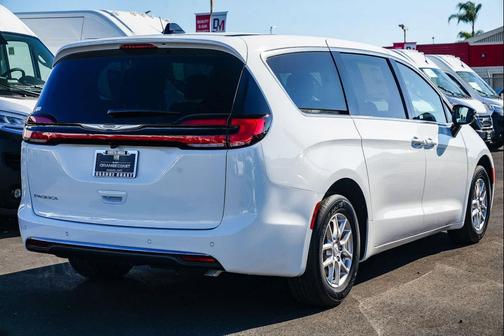 2026 Chrysler Pacifica L