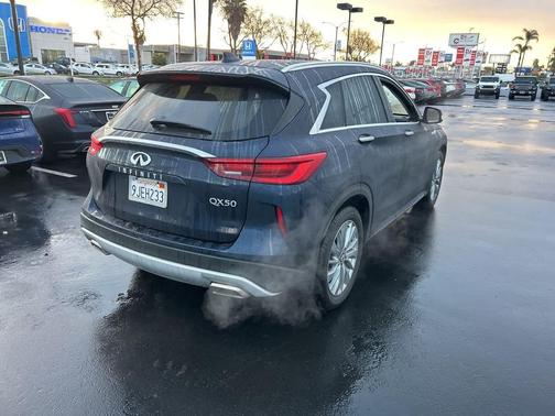 2023 INFINITI QX50 LUXE