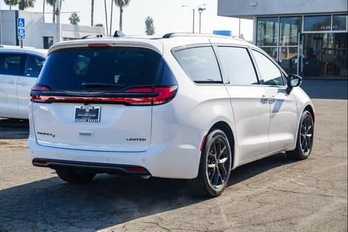 2026 Chrysler Pacifica Limited