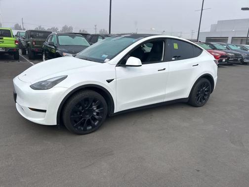 2024 Tesla Model Y Long Range Single Motor Rear-Wheel Drive