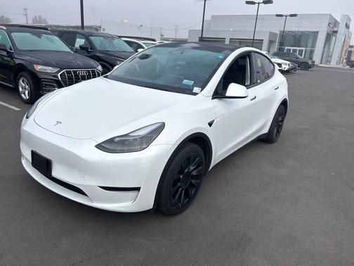 2024 Tesla Model Y Long Range Single Motor Rear-Wheel Drive