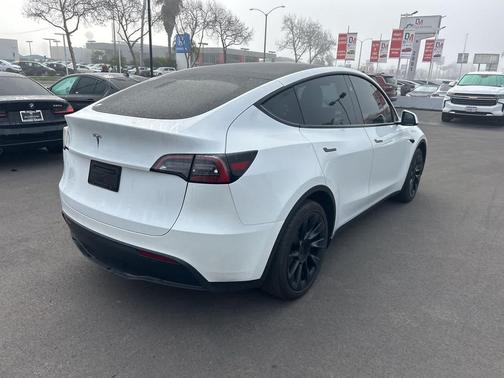 2024 Tesla Model Y Long Range Single Motor Rear-Wheel Drive