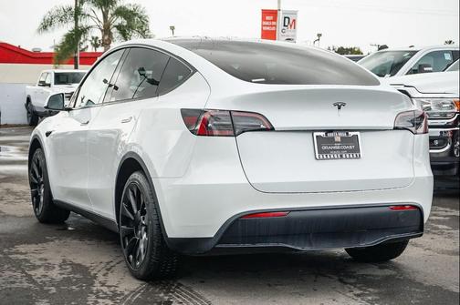 2024 Tesla Model Y Long Range Single Motor Rear-Wheel Drive