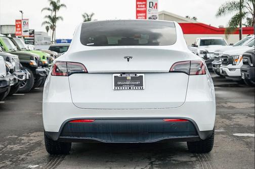 2024 Tesla Model Y Long Range Single Motor Rear-Wheel Drive