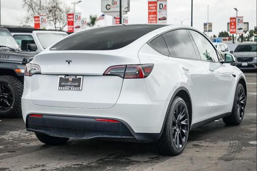 2024 Tesla Model Y Long Range Single Motor Rear-Wheel Drive