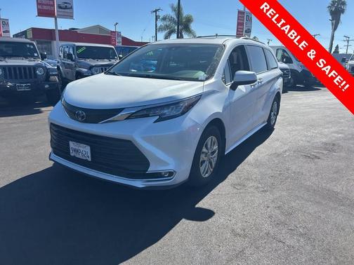 2022 Toyota Sienna XLE 7 Passenger