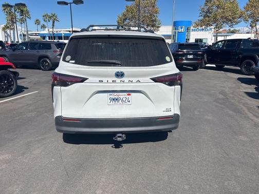 2022 Toyota Sienna XLE 7 Passenger