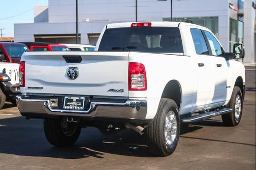 2024 RAM 2500 Big Horn Crew Cab 4x4 6'4' Box