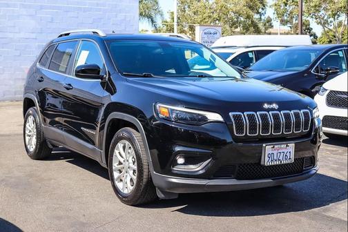 Diamond Black Crystal Pearlcoat 2019 Jeep Cherokee Latitude