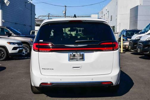 2026 Chrysler Pacifica L