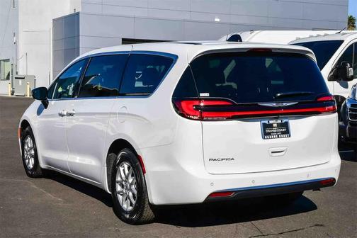 2026 Chrysler Pacifica L