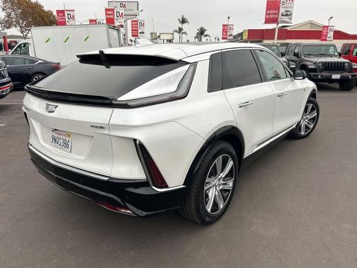 2024 Cadillac LYRIQ Tech