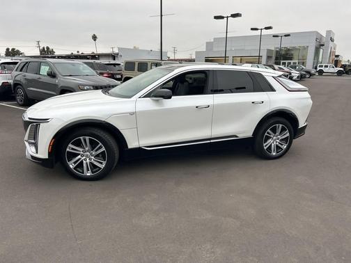 2024 Cadillac LYRIQ Tech