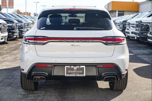 2023 Porsche Macan AWD