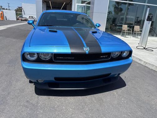 B5 Blue Pearl 2009 Dodge Challenger SRT8