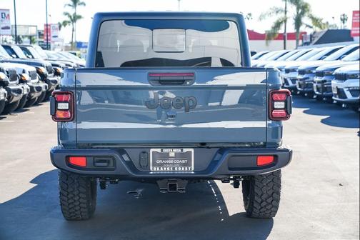 2026 Jeep Gladiator Willys 4x4