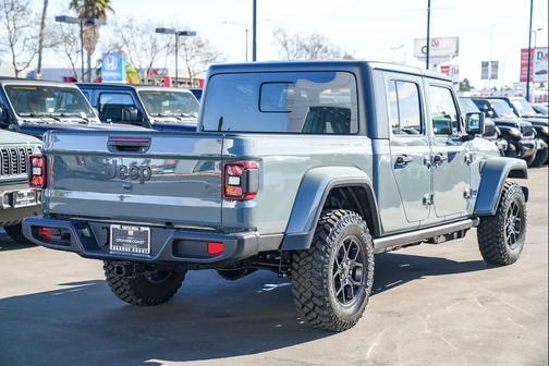 2026 Jeep Gladiator Willys 4x4