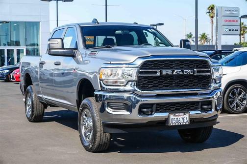 2024 RAM 2500 Tradesman Crew Cab 4x4 6'4' Box