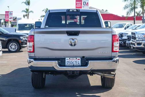 2024 RAM 2500 Tradesman Crew Cab 4x4 6'4' Box