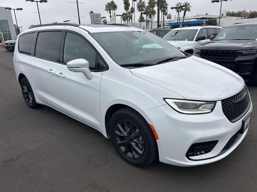 2021 Chrysler Pacifica Touring L