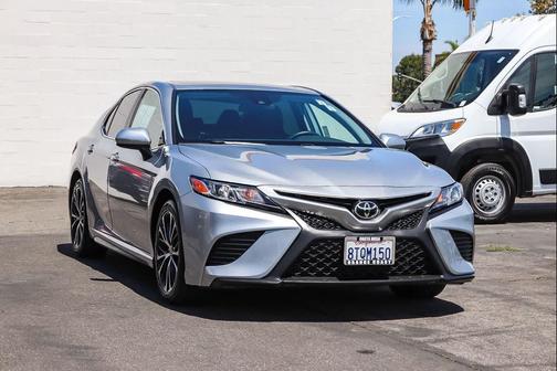 Celestial Silver Metallic 2020 Toyota Camry SE