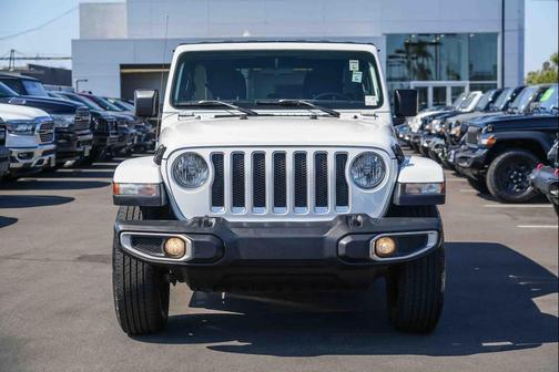 Bright White Clearcoat 2020 Jeep Wrangler Unlimited Sahara