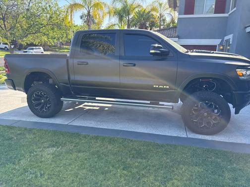 Bright White Clearcoat 2022 RAM 1500 Laramie