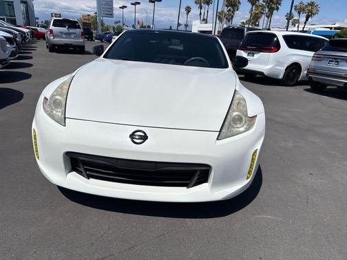 Pearl White 2013 Nissan 370Z Base