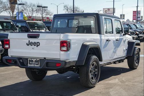 Bright White Clearcoat 2026 Jeep Gladiator Sport