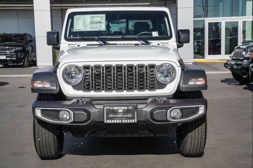 Bright White Clearcoat 2026 Jeep Gladiator Sport