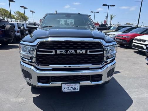 Diamond Black Crystal Pearlcoat 2022 RAM 2500 Big Horn Crew Cab 4x4 6'4' Box