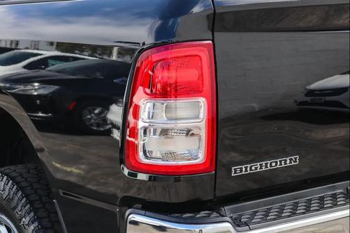 Diamond Black Crystal Pearlcoat 2022 RAM 2500 Big Horn Crew Cab 4x4 6'4' Box