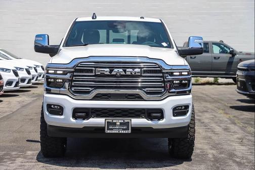 Bright White Clearcoat 2026 RAM 2500 Laramie Crew Cab 4x4 6'4' Box