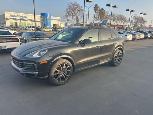 2023 Porsche Cayenne Platinum Edition