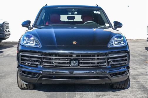 2023 Porsche Cayenne Platinum Edition